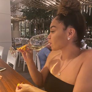 Meet your Posher, Isabella